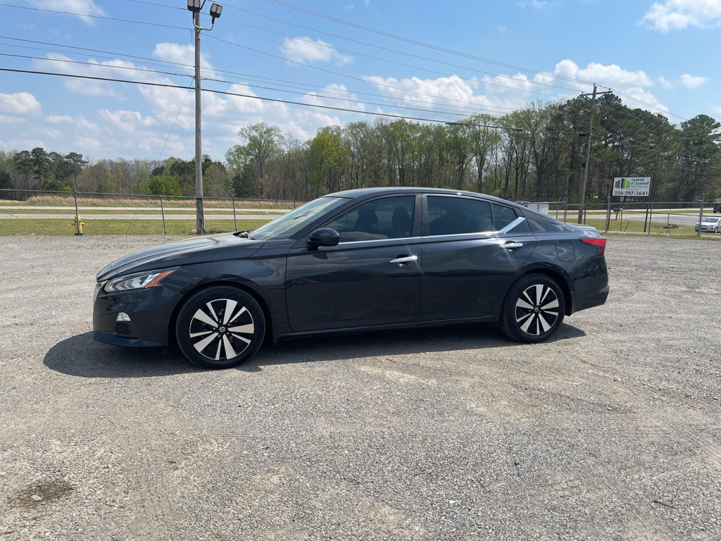 2022 Nissan Altima Image 1