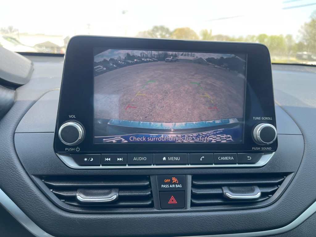 2022 Nissan Altima Image 9