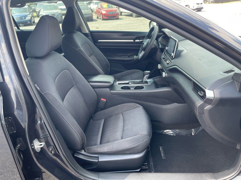 2022 Nissan Altima Image 13
