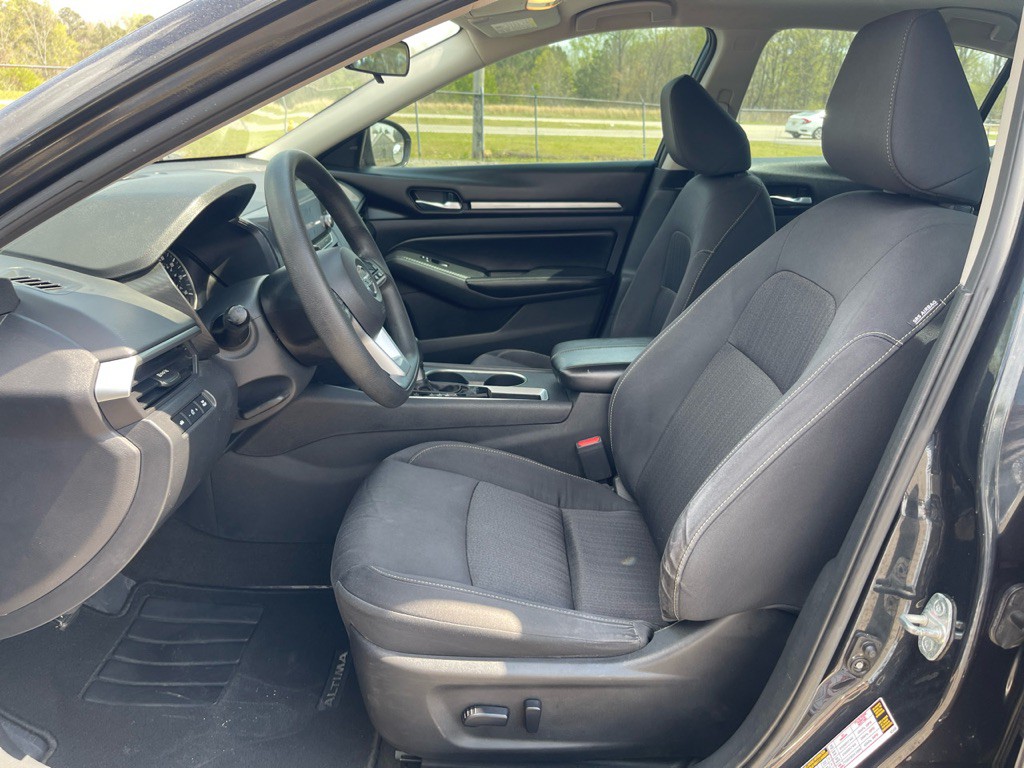 2022 Nissan Altima Image 14