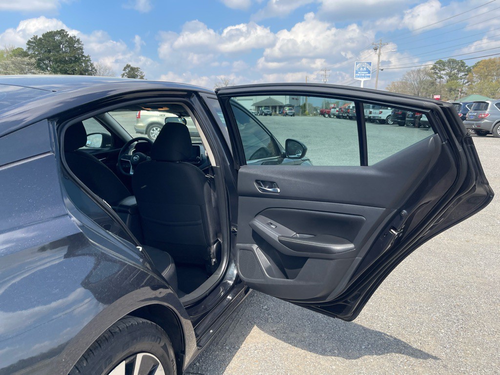 2022 Nissan Altima Image 15