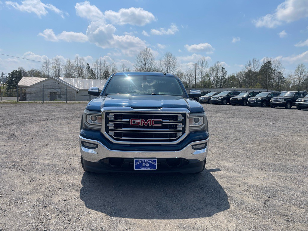 2017 GMC Sierra Image 2