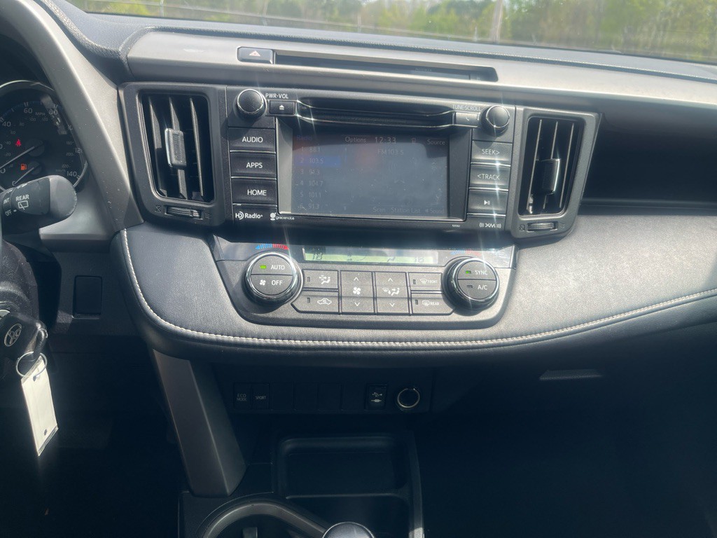 2016 Toyota Rav4 Image 11