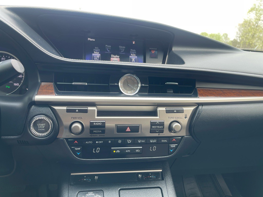 2015 Lexus ES 350 Image 10