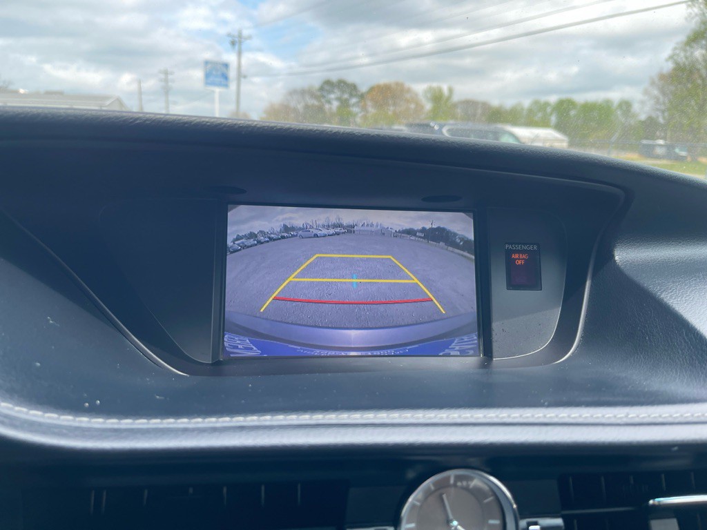 2015 Lexus ES 350 Image 11