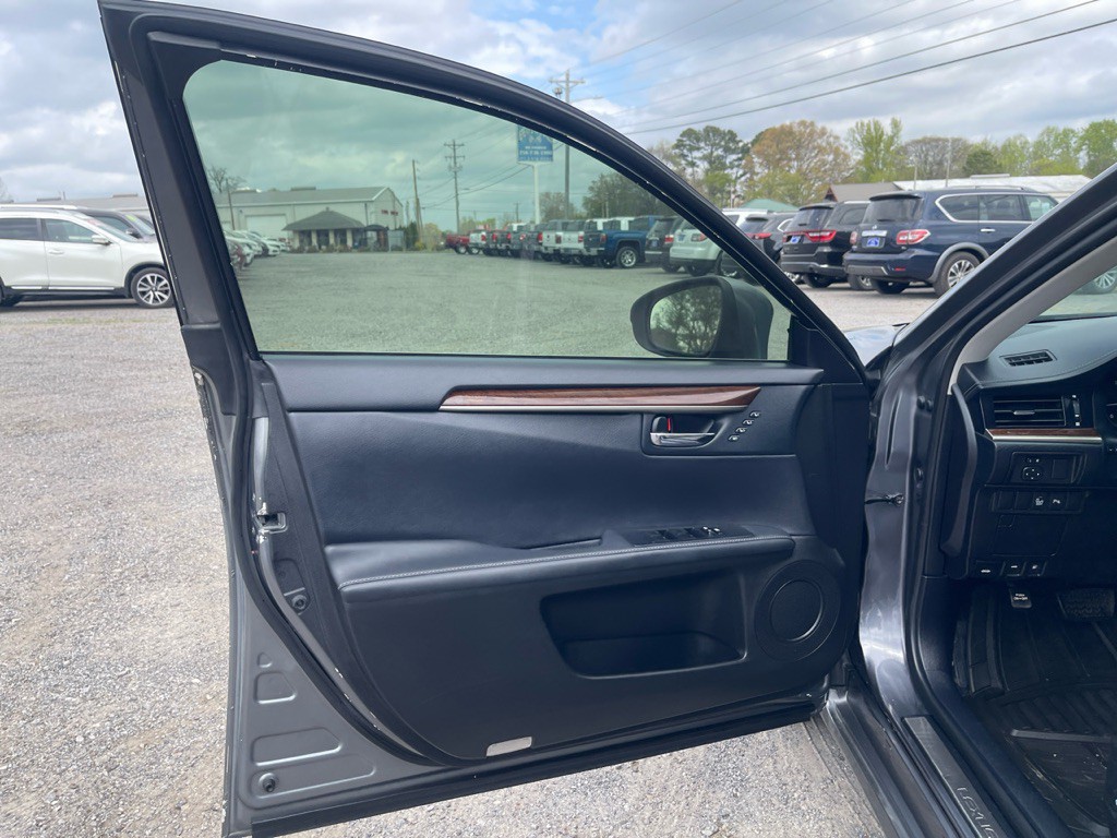 2015 Lexus ES 350 Image 13