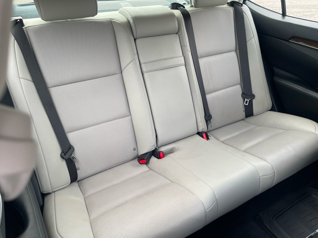 2015 Lexus ES 350 Image 19