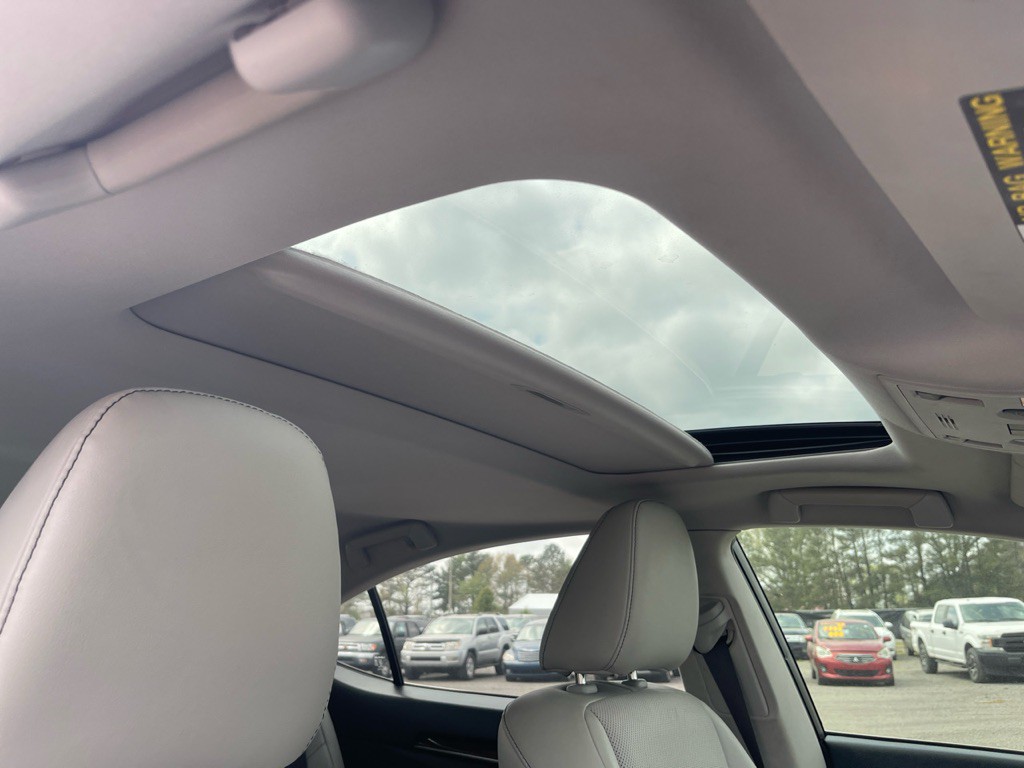 2015 Lexus ES 350 Image 20