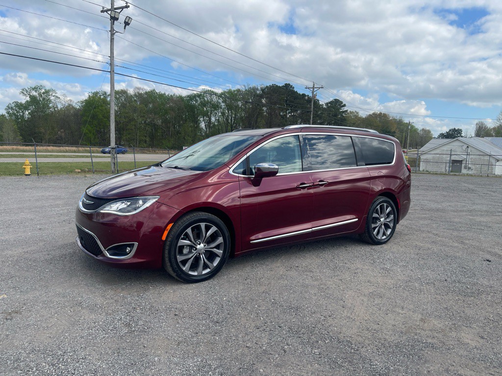 2018 Chrysler Pacifica Image 1