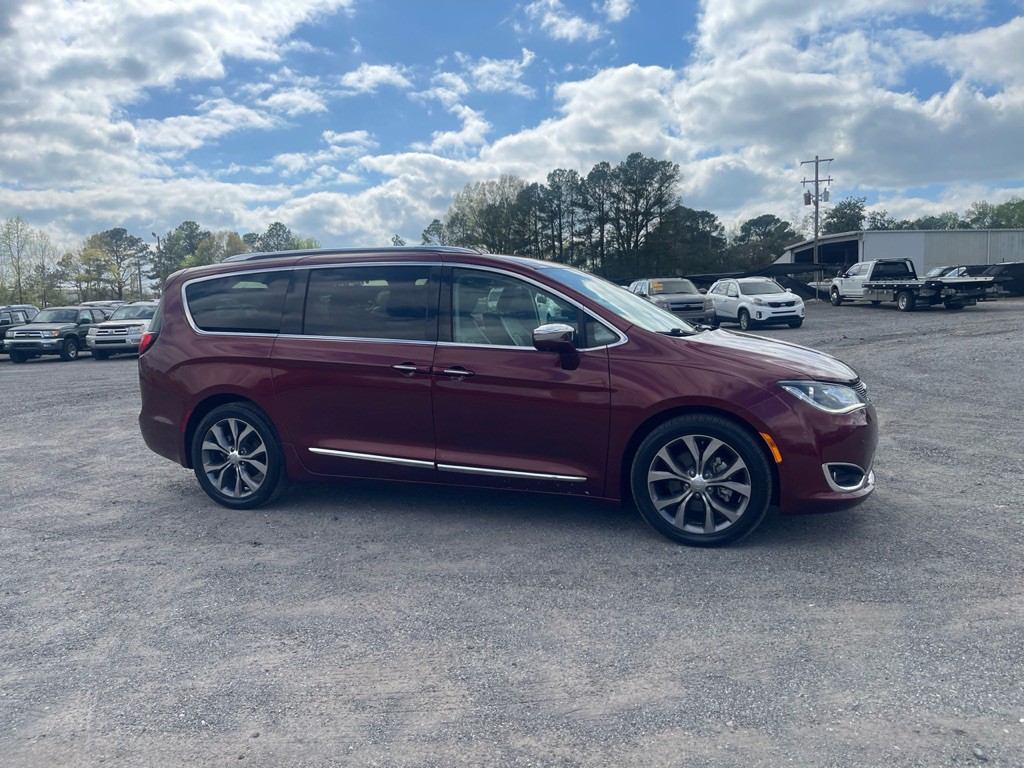 2018 Chrysler Pacifica Image 3