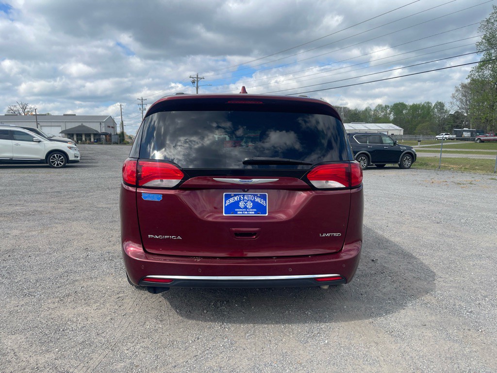 2018 Chrysler Pacifica Image 4