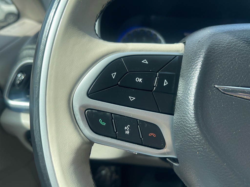 2018 Chrysler Pacifica Image 9