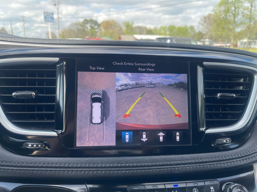 2018 Chrysler Pacifica Image 13