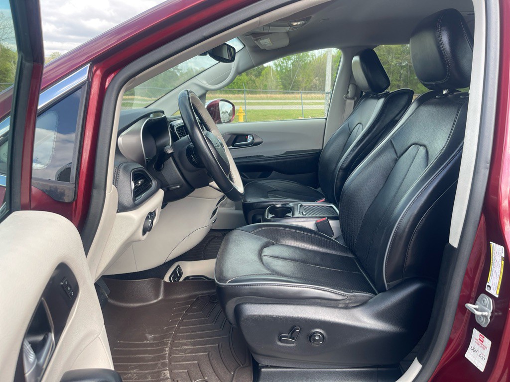 2018 Chrysler Pacifica Image 15