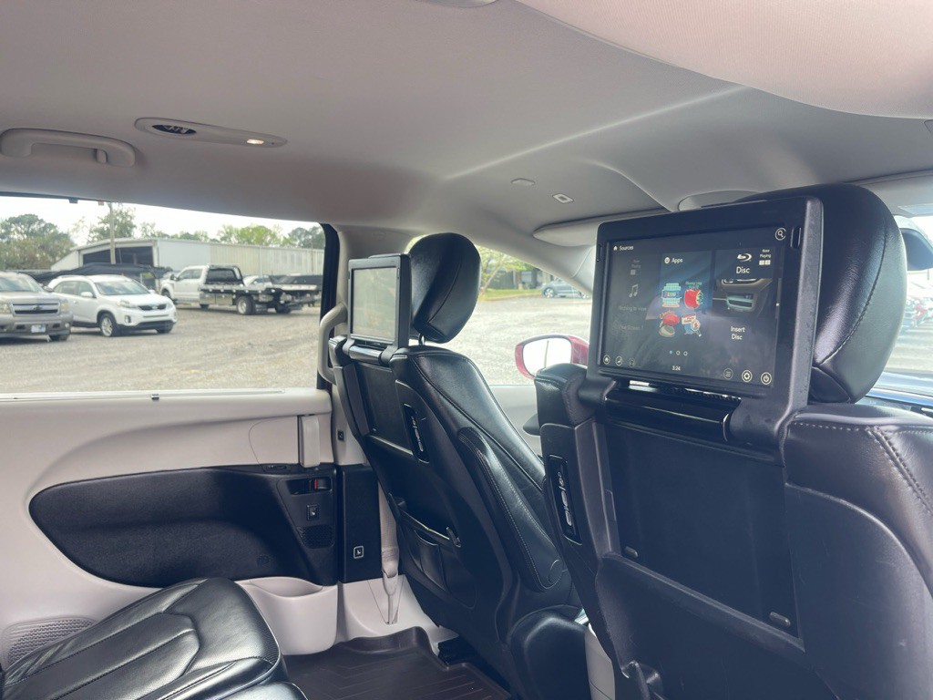 2018 Chrysler Pacifica Image 18
