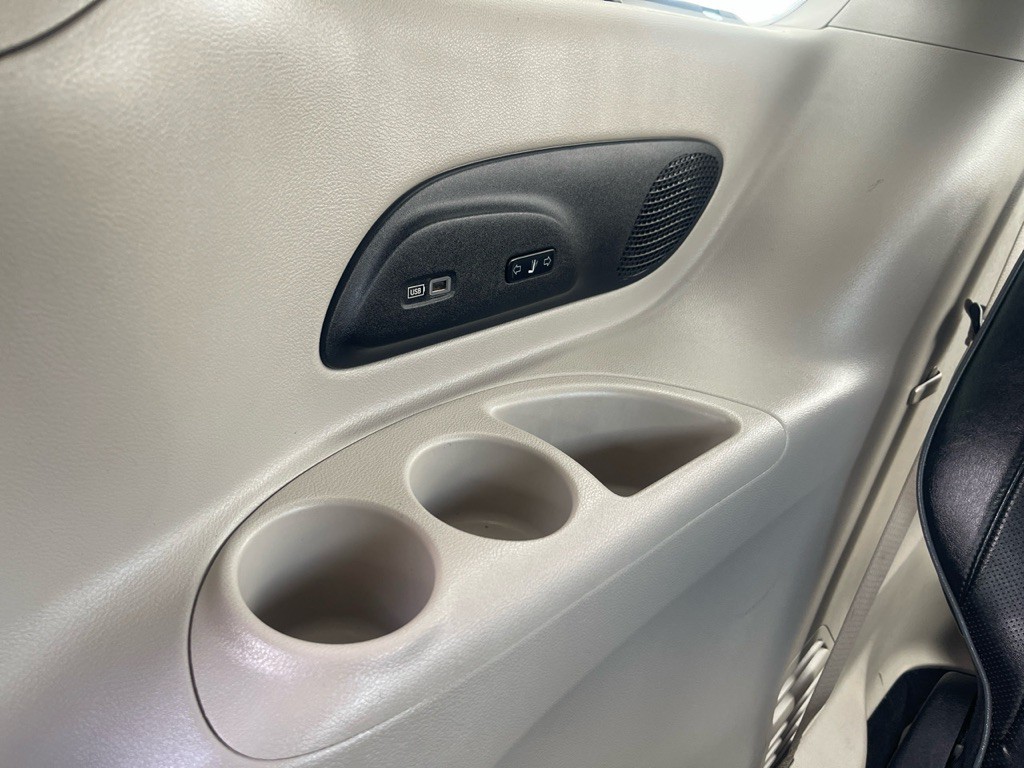 2018 Chrysler Pacifica Image 21