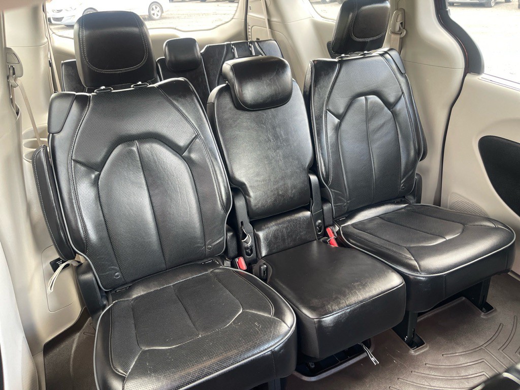 2018 Chrysler Pacifica Image 22