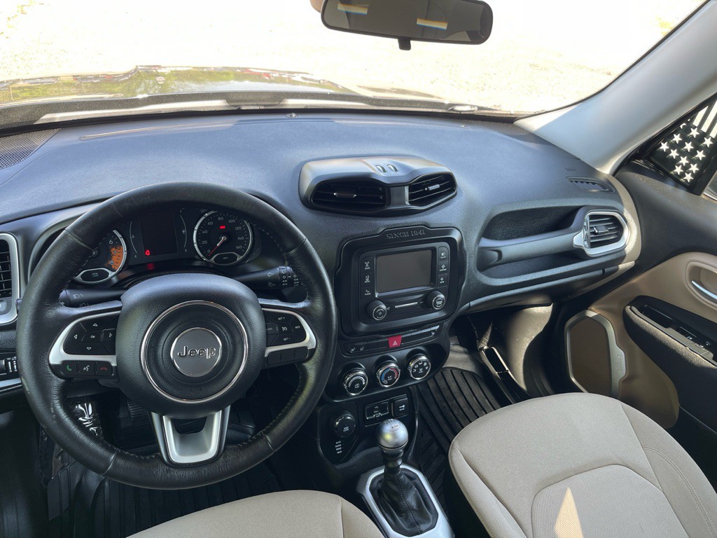 2015 Jeep Renegade Image 6