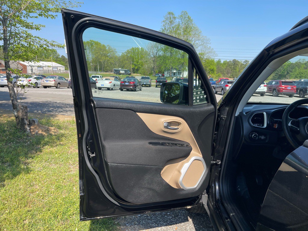2015 Jeep Renegade Image 13