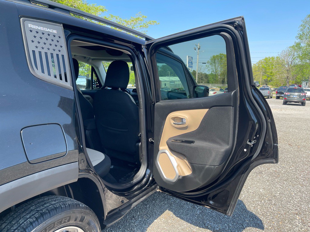 2015 Jeep Renegade Image 17