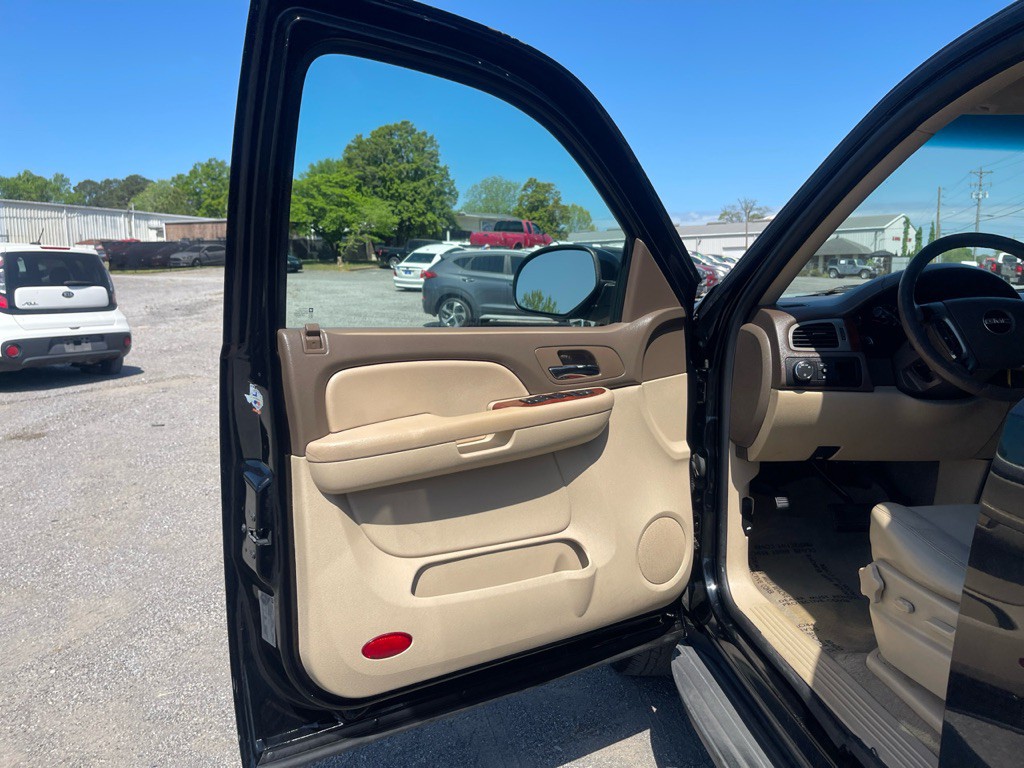 2009 GMC Yukon Image 12