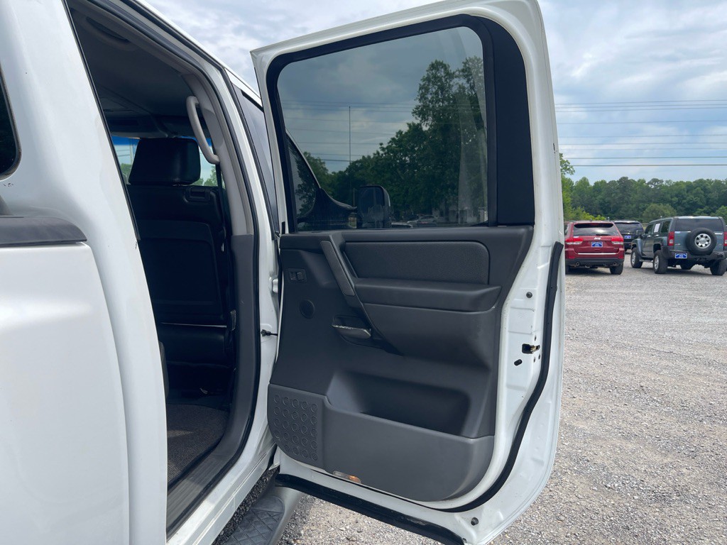 2006 Nissan Titan Image 14