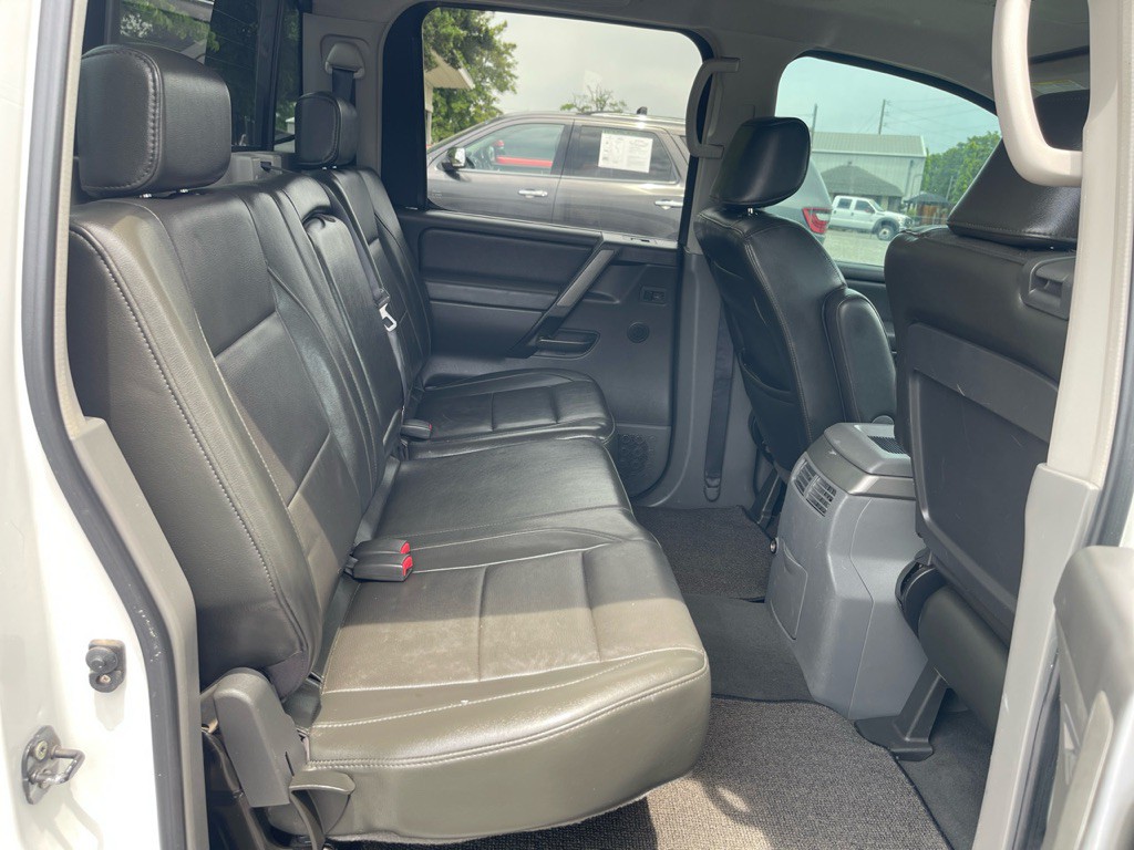 2006 Nissan Titan Image 15