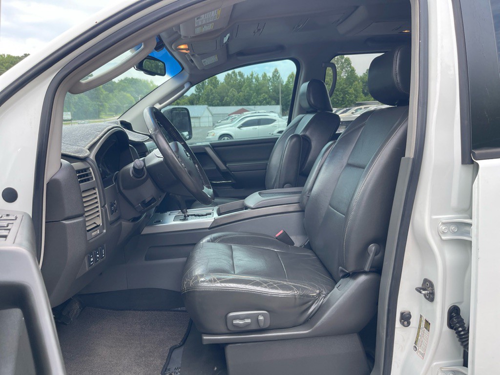 2006 Nissan Titan Image 11