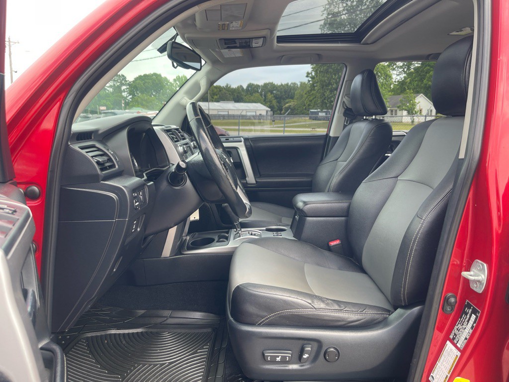 2016 Toyota 4Runner Image 16