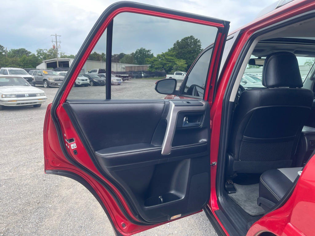 2016 Toyota 4Runner Image 17