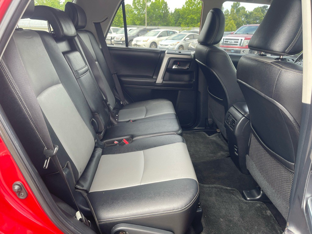 2016 Toyota 4Runner Image 19
