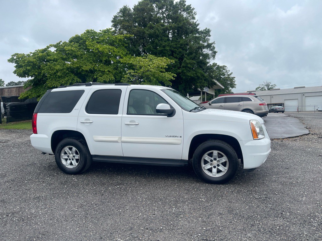 2008 GMC Yukon Image 3