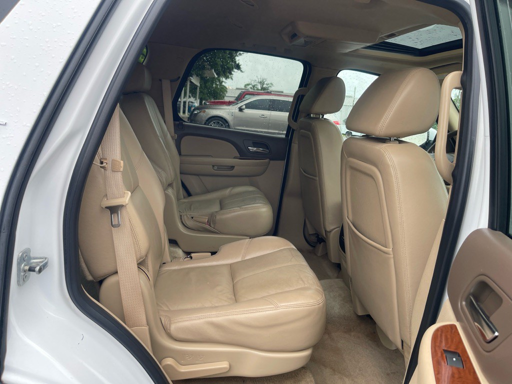 2008 GMC Yukon Image 17