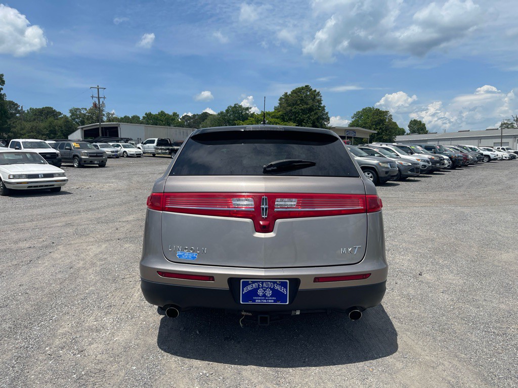 2019 Lincoln MKT Image 4