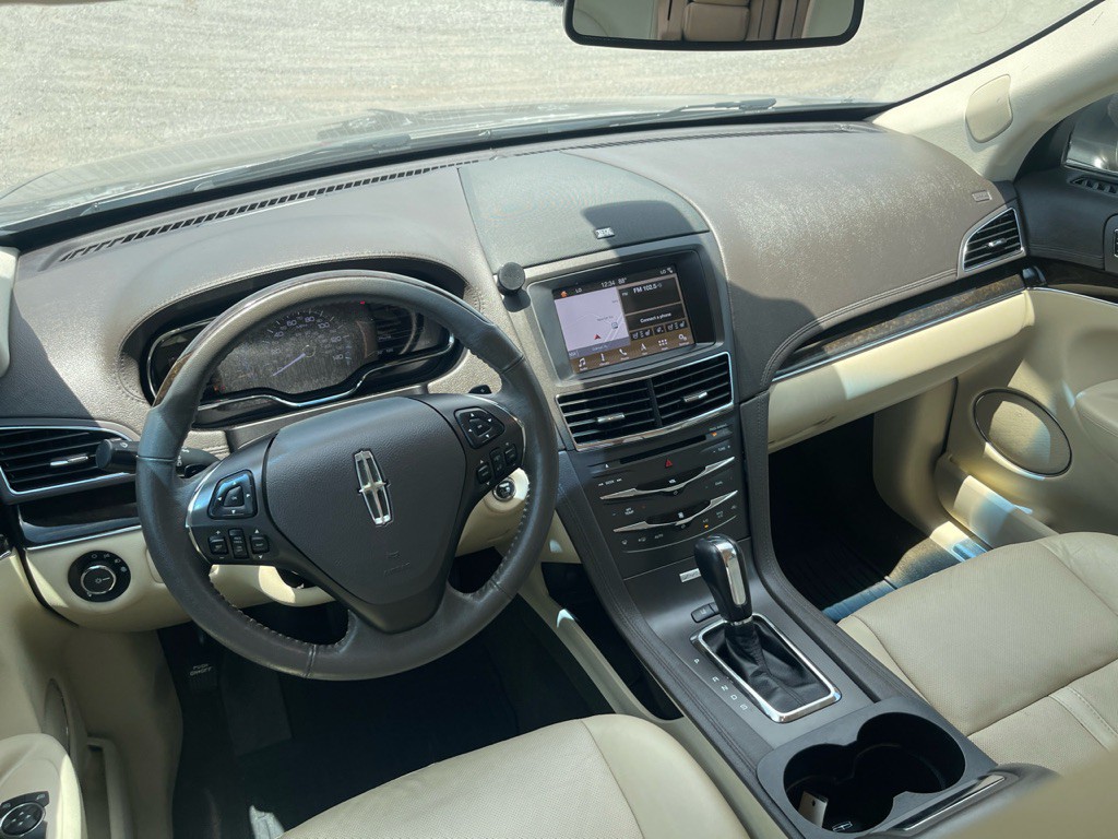 2019 Lincoln MKT Image 8