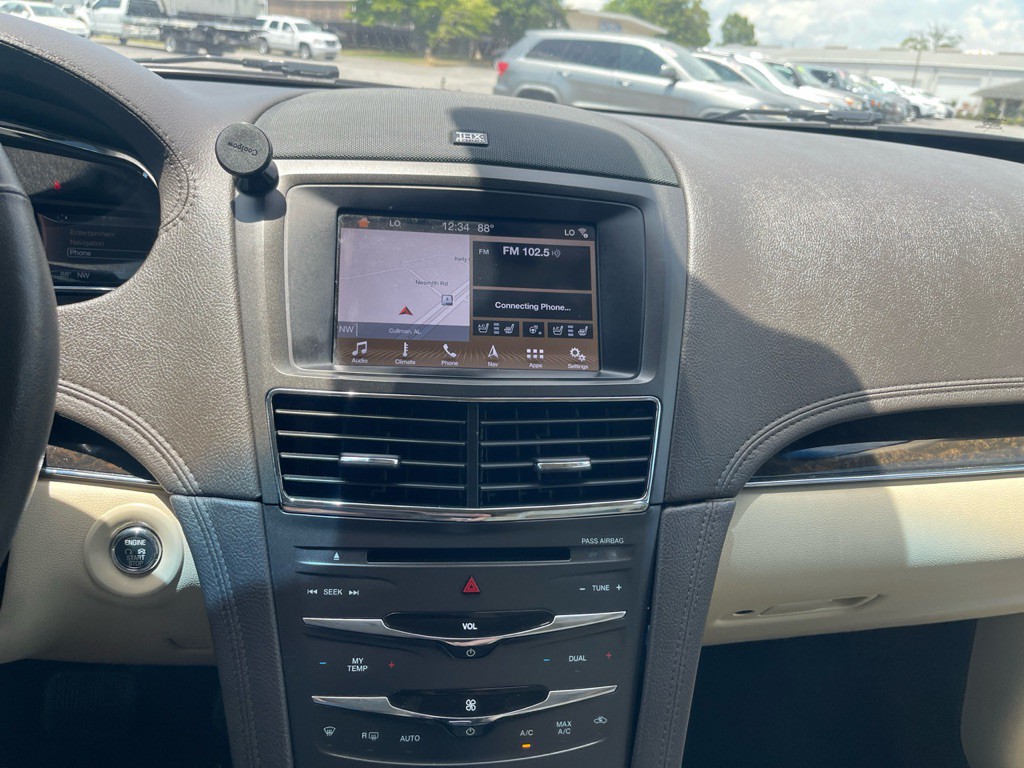 2019 Lincoln MKT Image 12