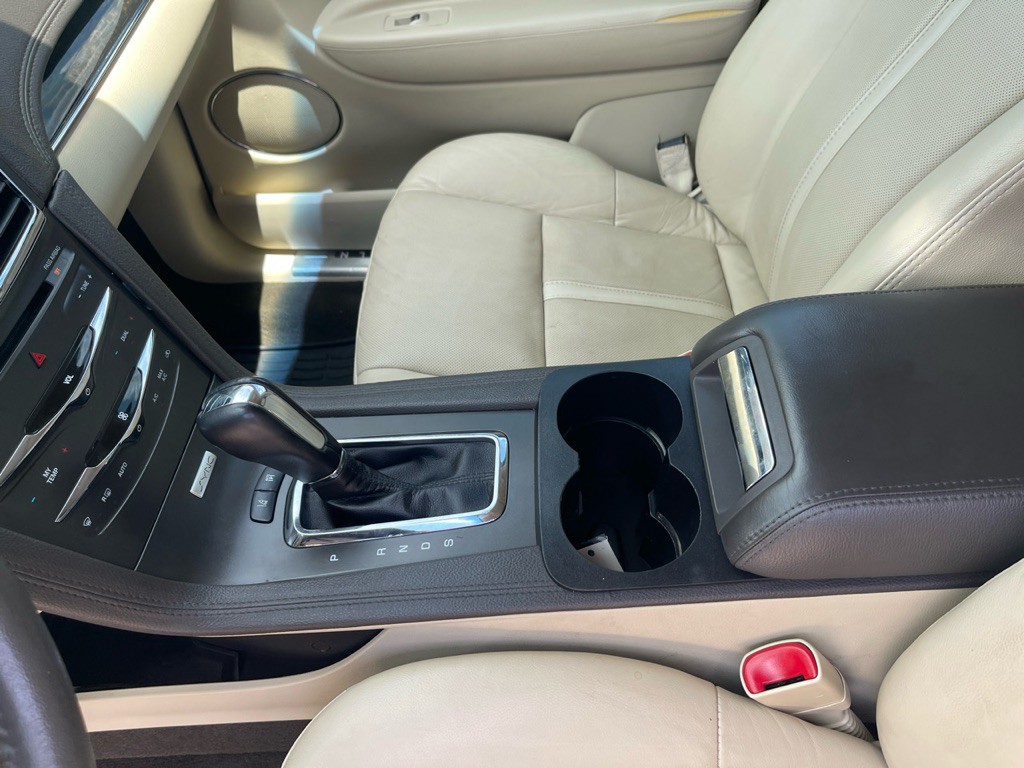 2019 Lincoln MKT Image 14