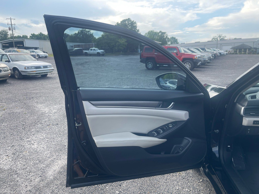 2018 Honda Accord Image 14