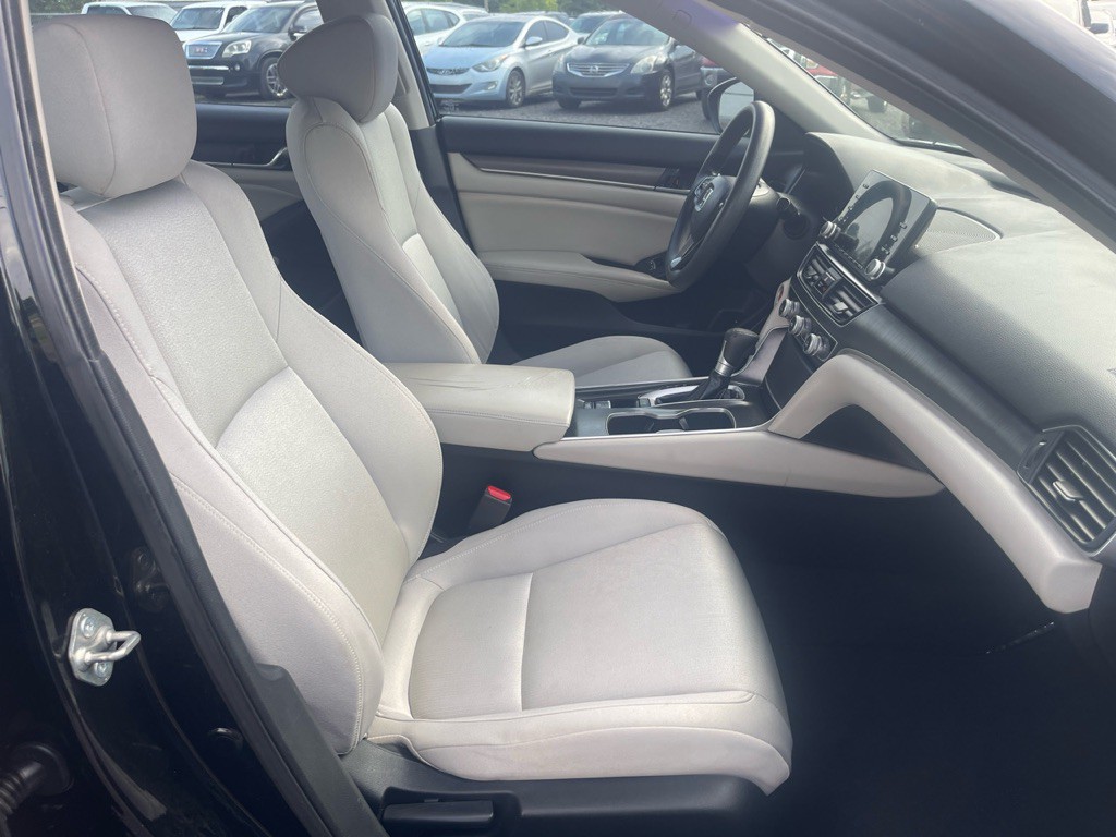 2018 Honda Accord Image 16