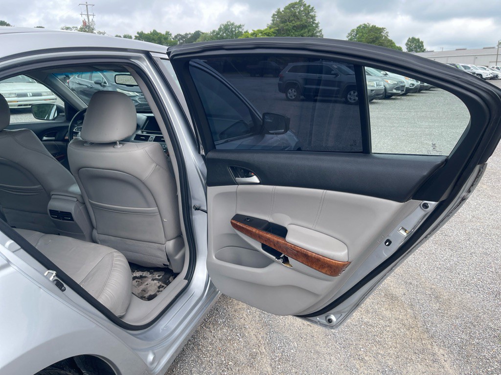 2012 Honda Accord Image 16