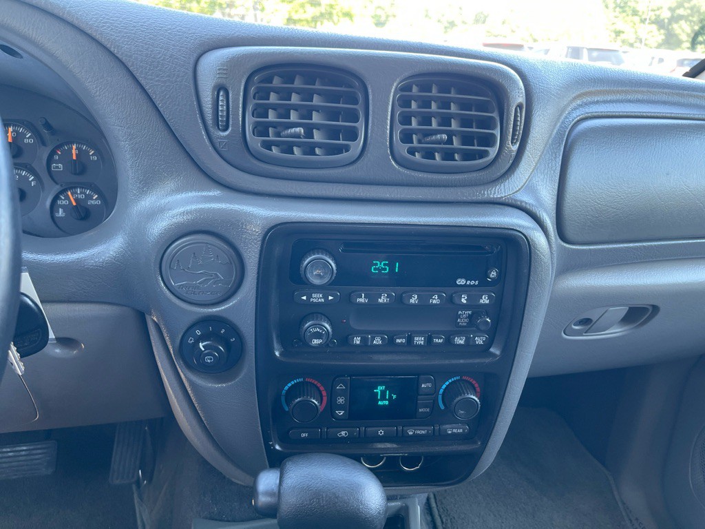 2002 Chevrolet Trailblazer Image 10
