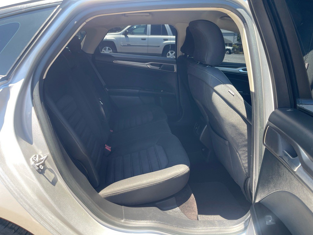 2017 Ford Fusion Image 17