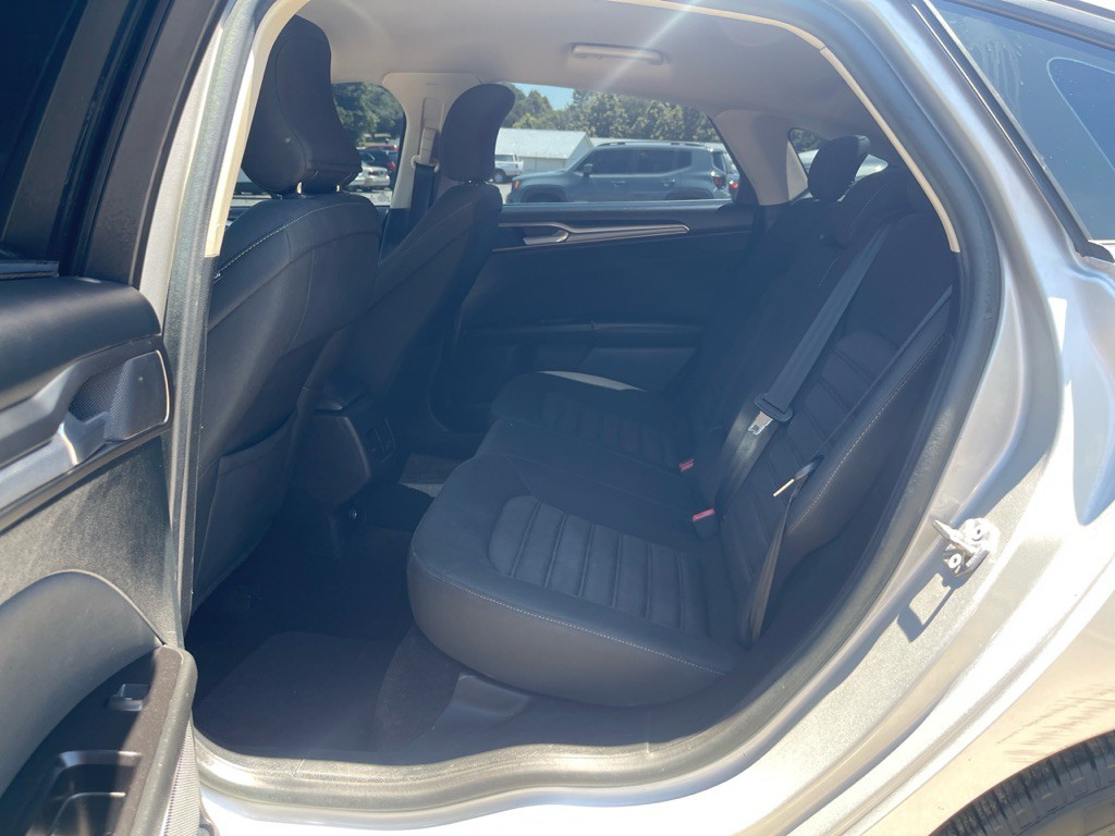 2017 Ford Fusion Image 18