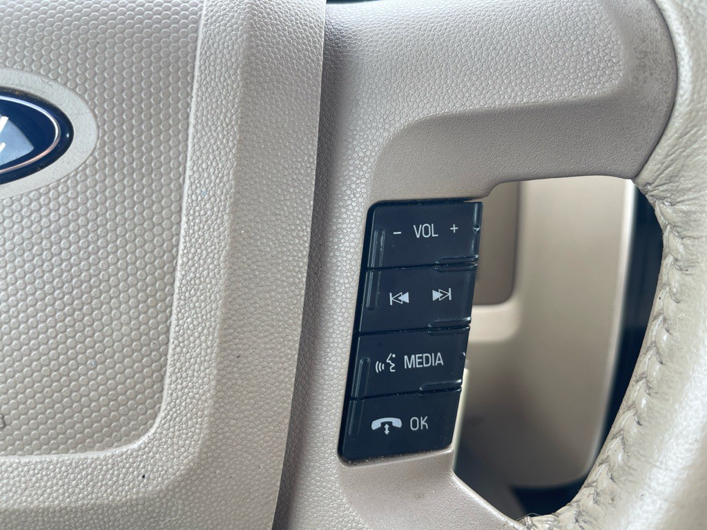 2010 Ford Escape Image 8