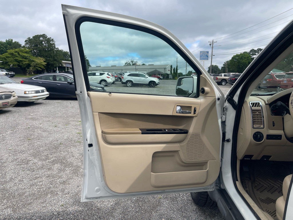 2010 Ford Escape Image 12