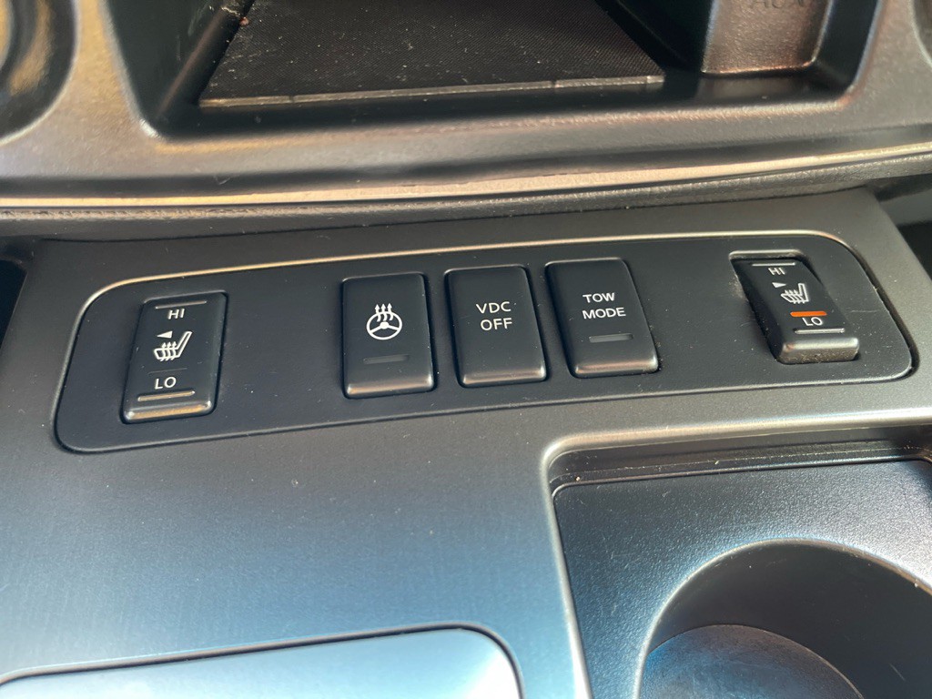 2010 Nissan Armada Image 15