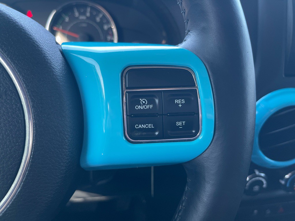 2012 Jeep Wrangler Image 8