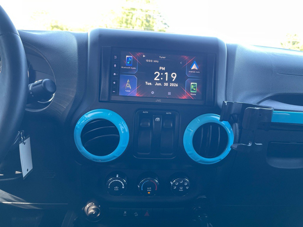 2012 Jeep Wrangler Image 10