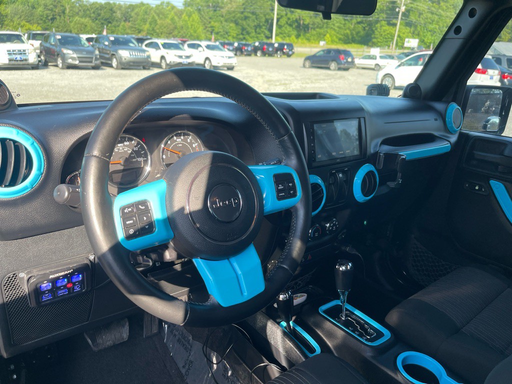 2012 Jeep Wrangler Image 19