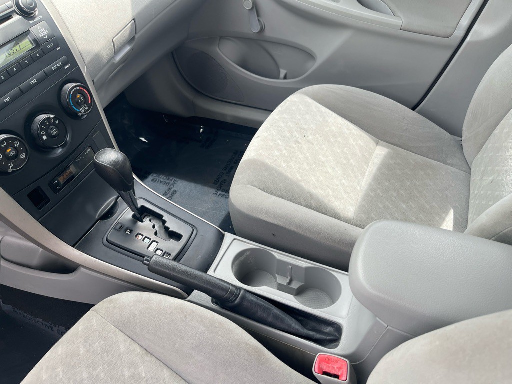 2010 Toyota Corolla Image 8